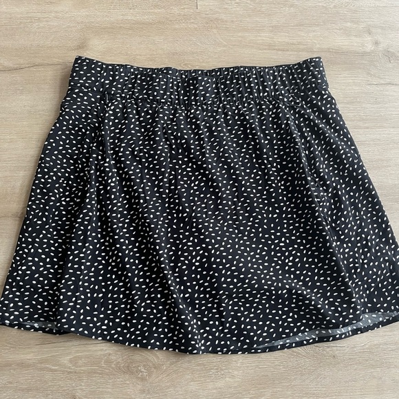 T by Talbots Black/White Polka Dot Pull On Elastic Waistband Pockets Skort SZ L - Picture 1 of 8